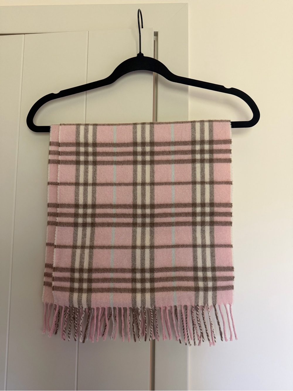 Burberry Classic Check Scarf (Nova Check Pattern)